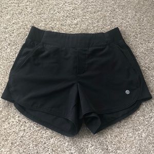 Black active shorts
